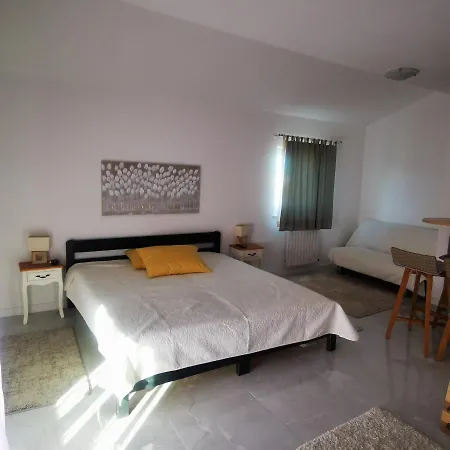 Led Apartman 3*