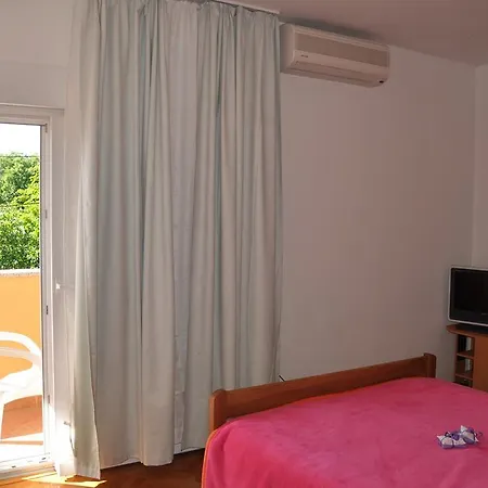 Led Apartman Gostinjska kuća 3*